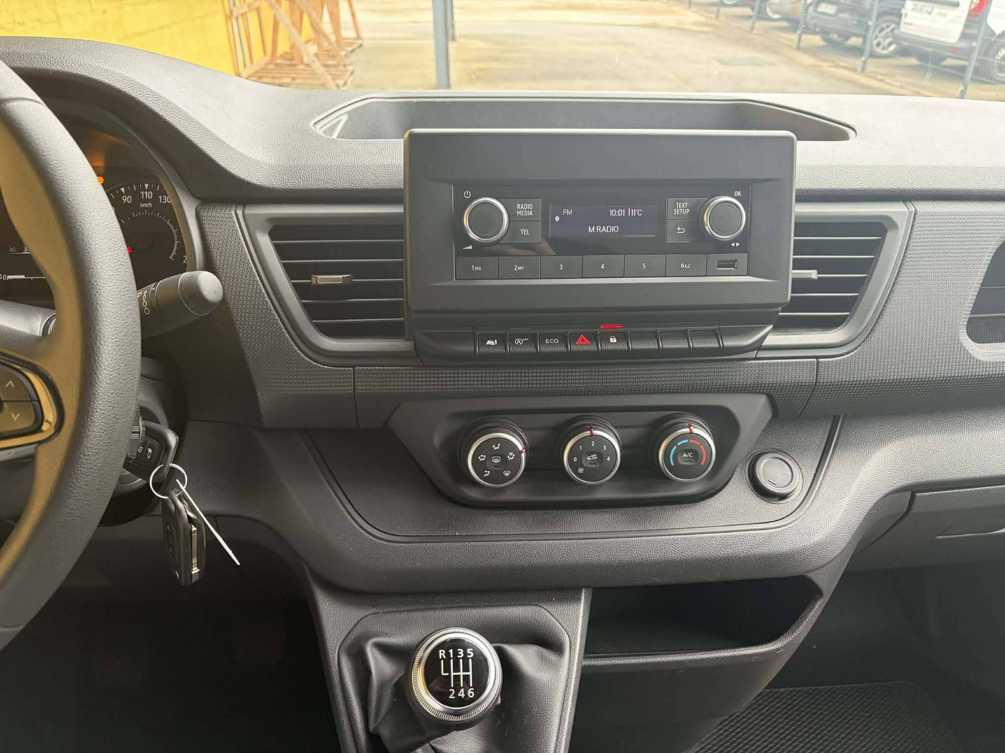 Vente en ligne Renault Trafic 3 Fourgon TRAFIC FG BLUE DCI 130 L1H1 3T GSR2 au prix de 24 990 €