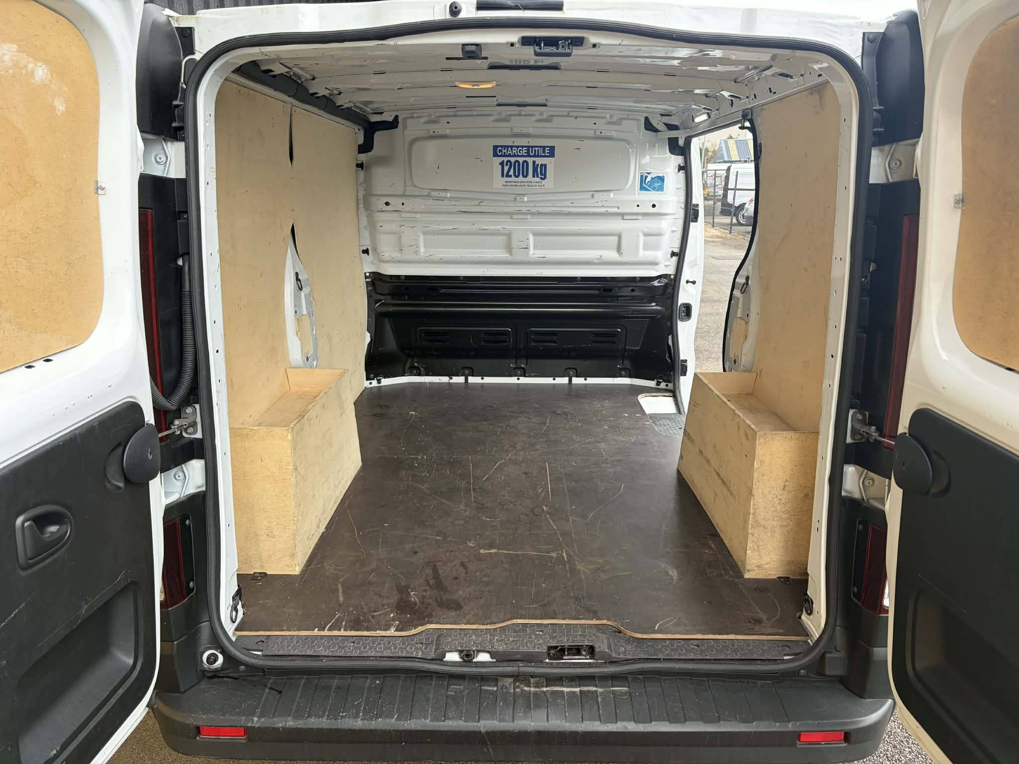 Vente en ligne Renault Trafic 3 Fourgon TRAFIC FG BLUE DCI 130 L1H1 3T GSR2 au prix de 24 990 €