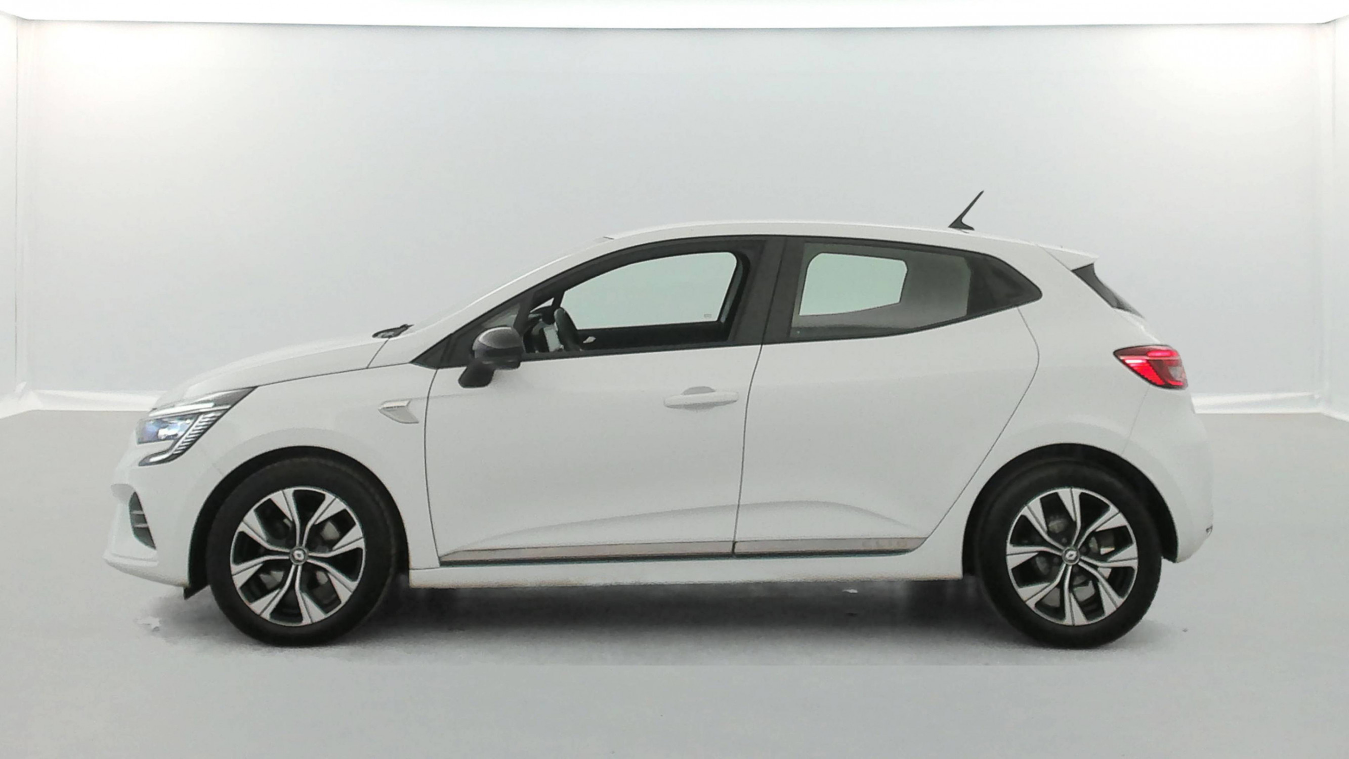 Vente en ligne Renault Clio 5 Clio TCe 100 GPL - 21 au prix de 13 490 €