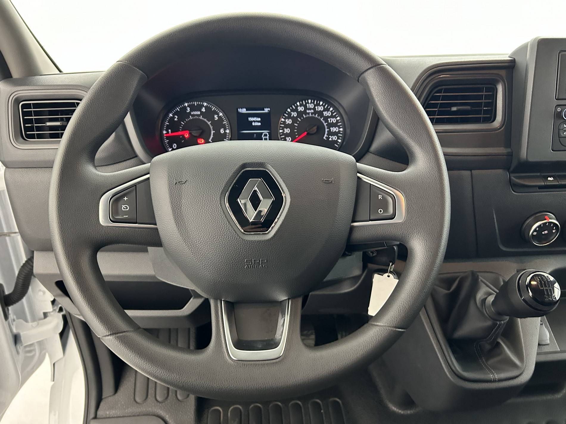 Vente en ligne Renault Master Fourgon MASTER FGN TRAC F3500 L2H2 BLUE DCI 135 au prix de 27 890 €