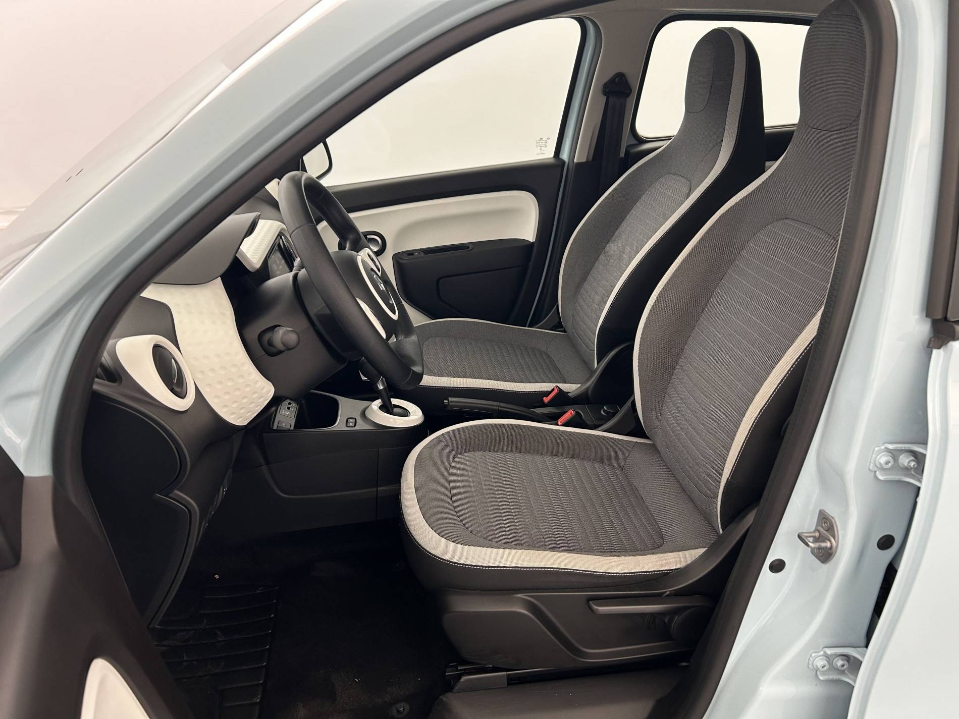 Vente en ligne Renault Twingo Electrique Twingo III E-Tech au prix de 12 490 €