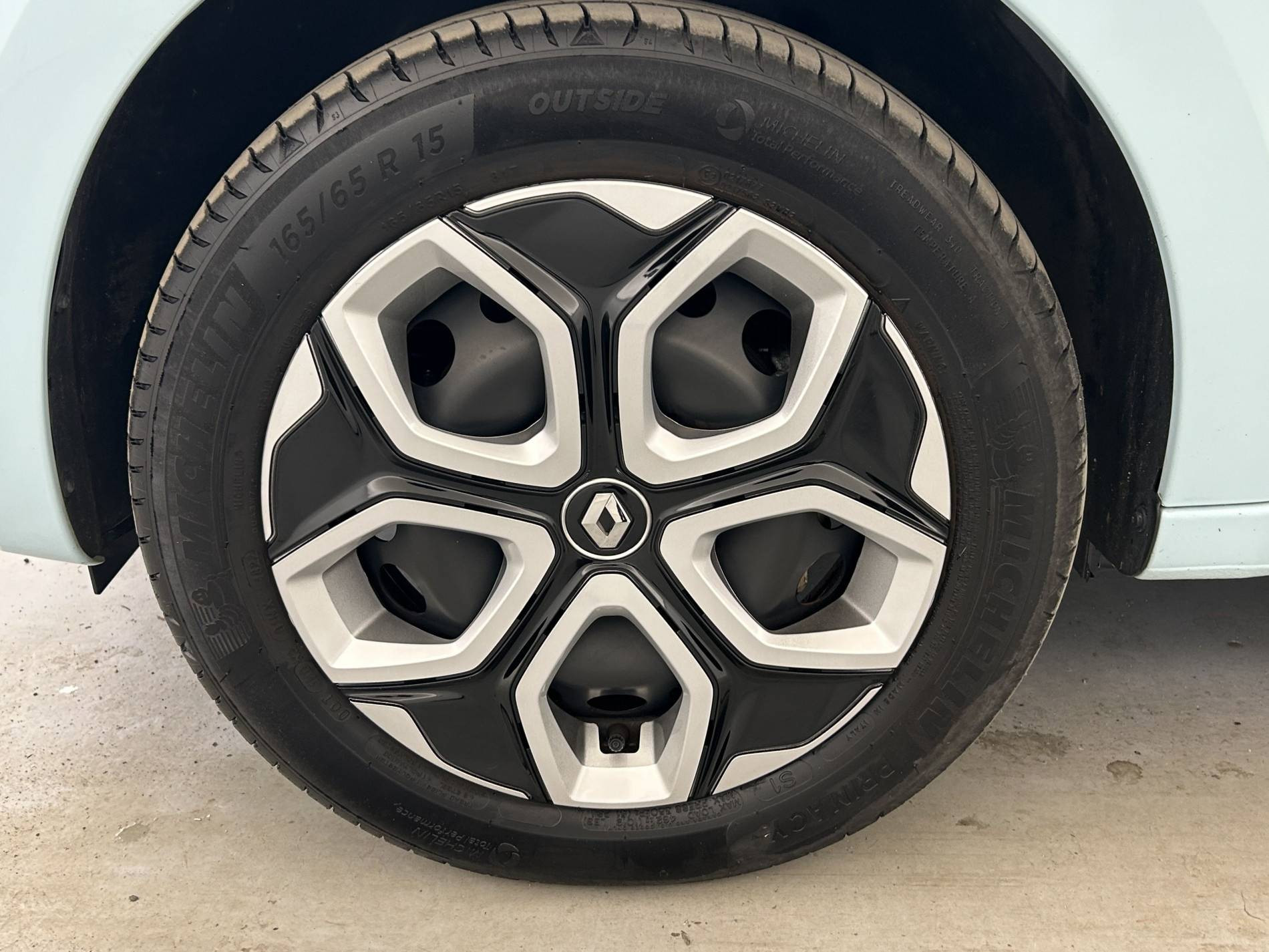 Vente en ligne Renault Twingo Electrique Twingo III E-Tech au prix de 12 490 €