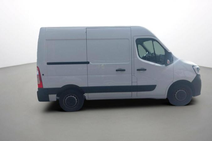 Vente en ligne Renault Master Fourgon MASTER FGN TRAC F3300 L1H2 BLUE DCI 150 au prix de 25 870 €