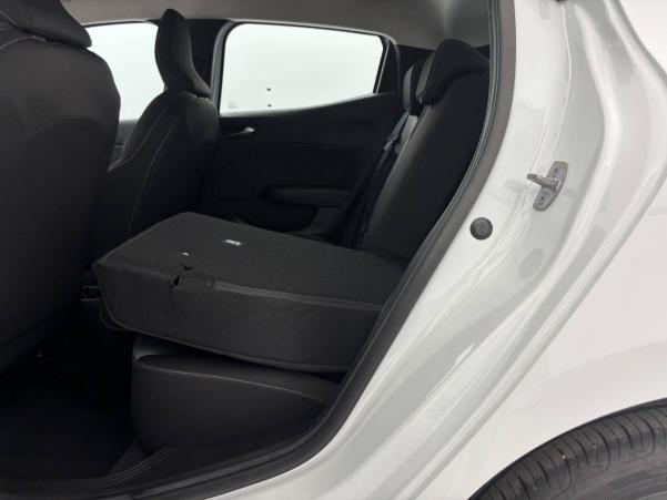 Vente en ligne Renault Clio 5 Clio Blue dCi 100 ch GSR2 au prix de 17 970 €