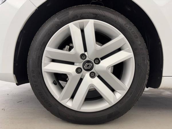 Vente en ligne Renault Clio 5 Clio Blue dCi 100 ch GSR2 au prix de 17 970 €