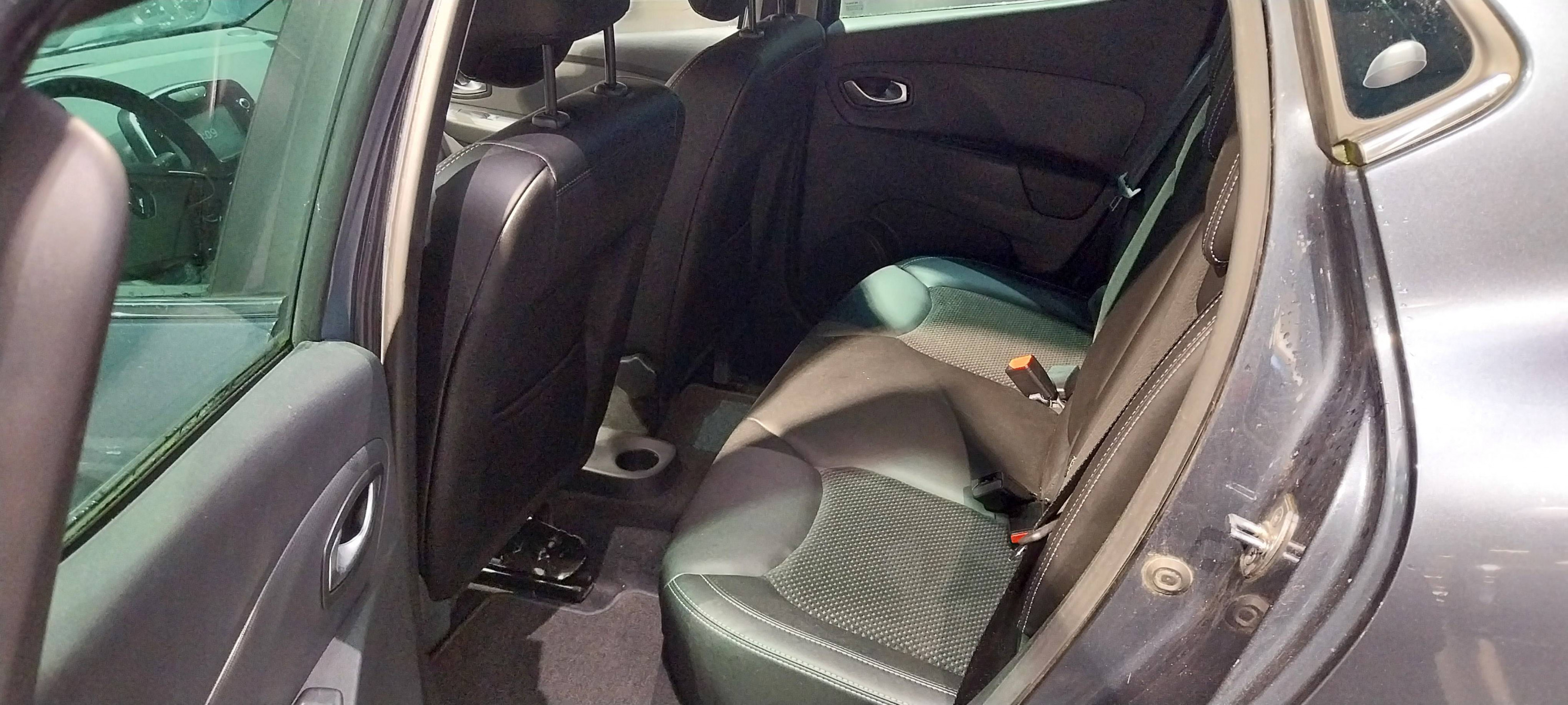 Vente en ligne Renault Clio 4 Clio TCe 90 E6C au prix de 11 690 €