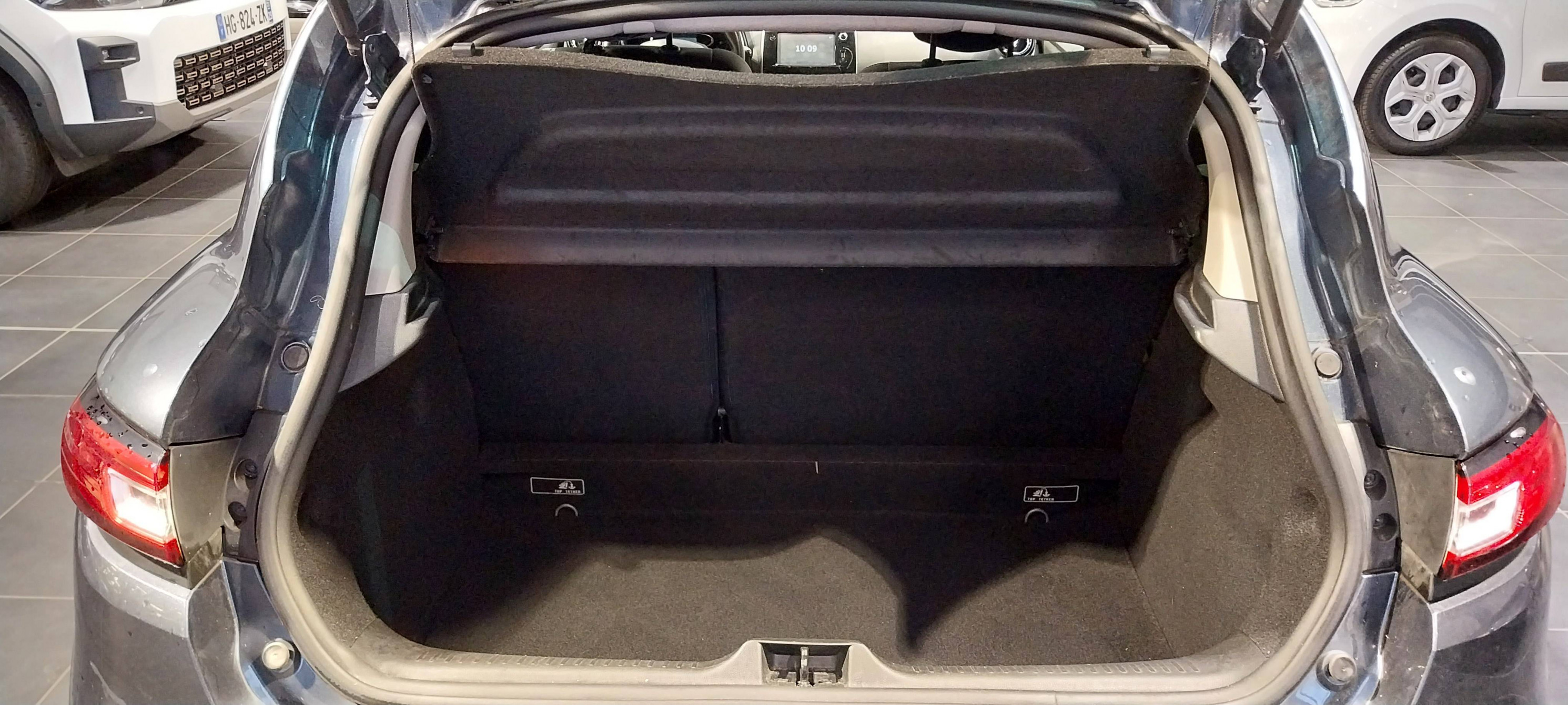 Vente en ligne Renault Clio 4 Clio TCe 90 E6C au prix de 11 690 €