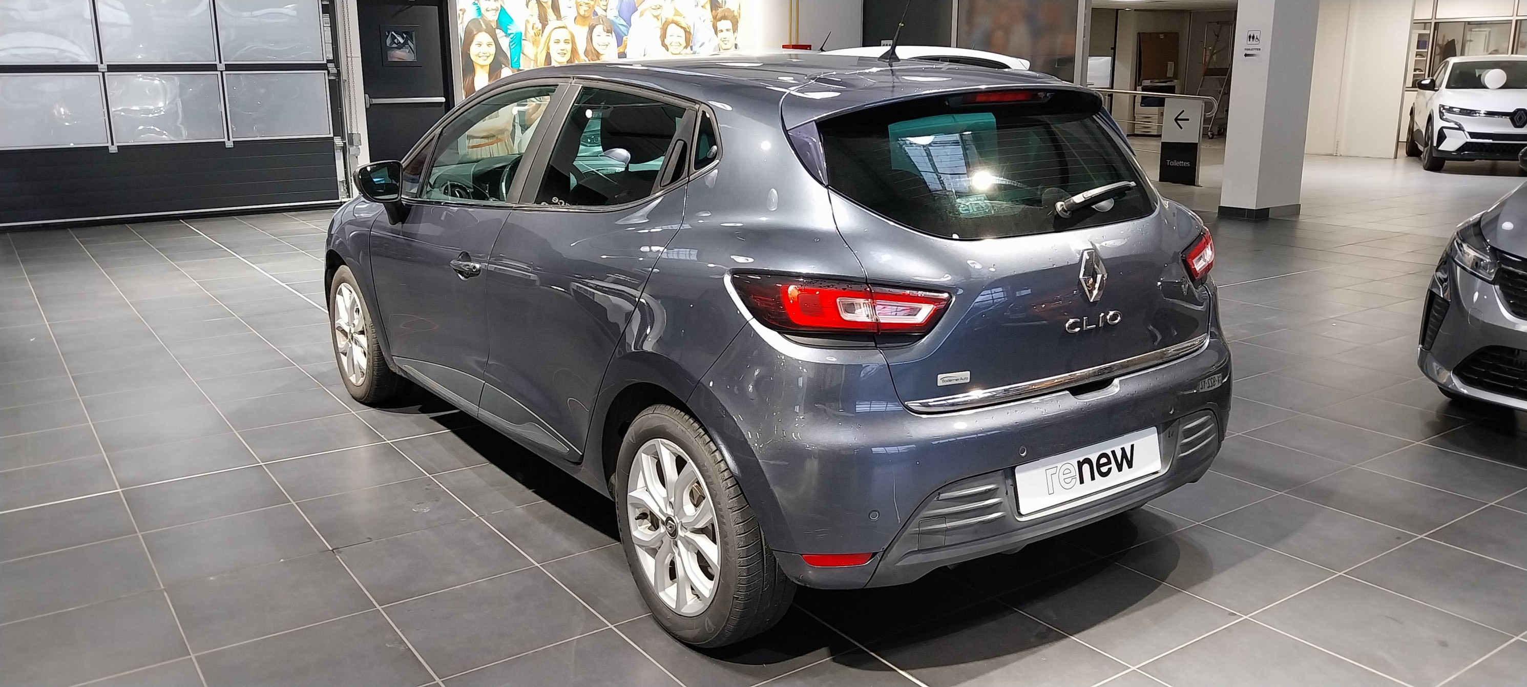 Vente en ligne Renault Clio 4 Clio TCe 90 E6C au prix de 11 690 €