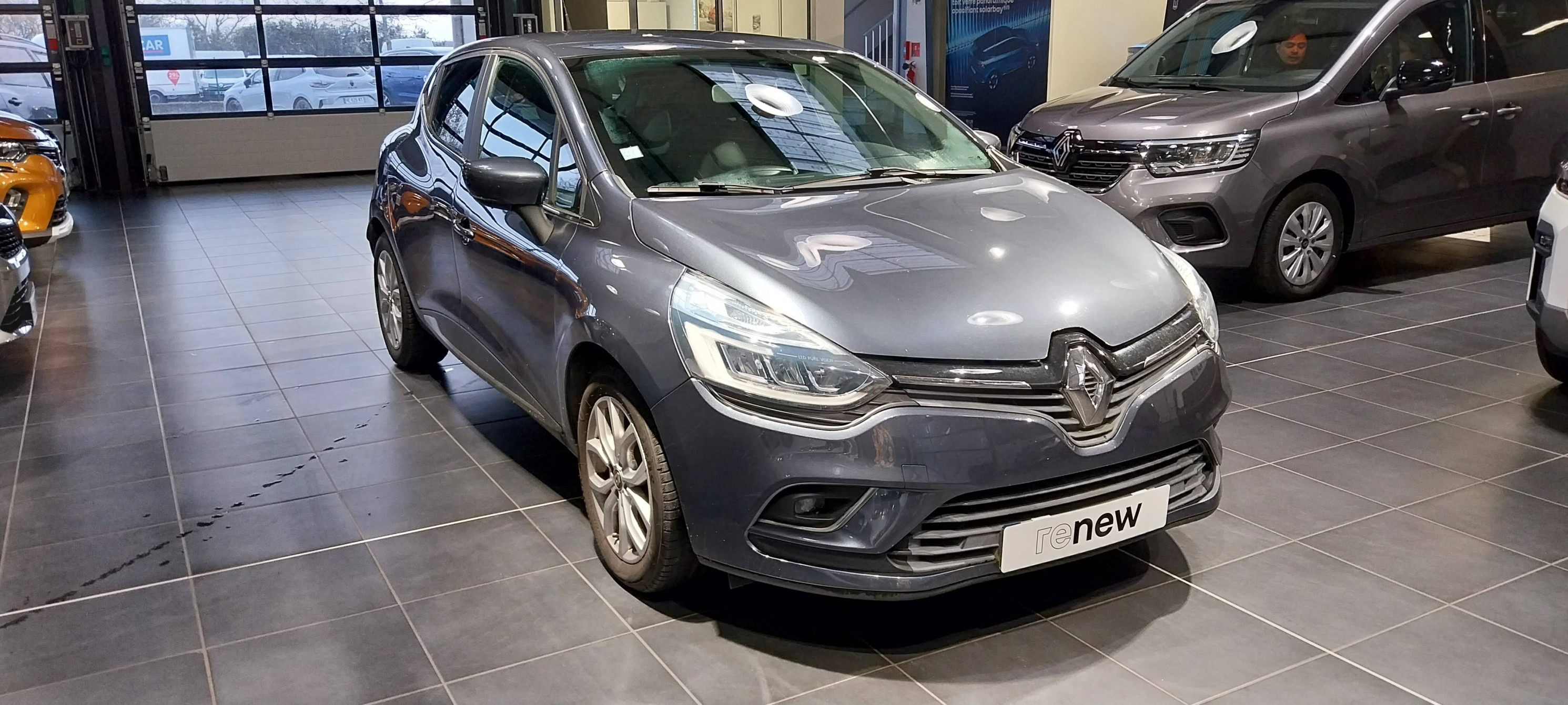 Vente en ligne Renault Clio 4 Clio TCe 90 E6C au prix de 11 690 €