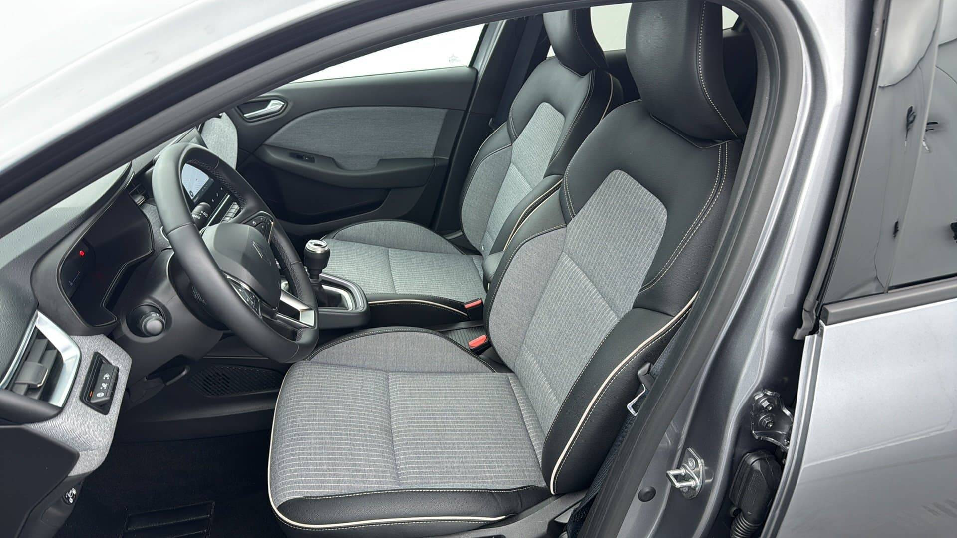 Vente en ligne Renault Clio 5 Clio Eco-G 100 ch GSR2 au prix de 16 990 €