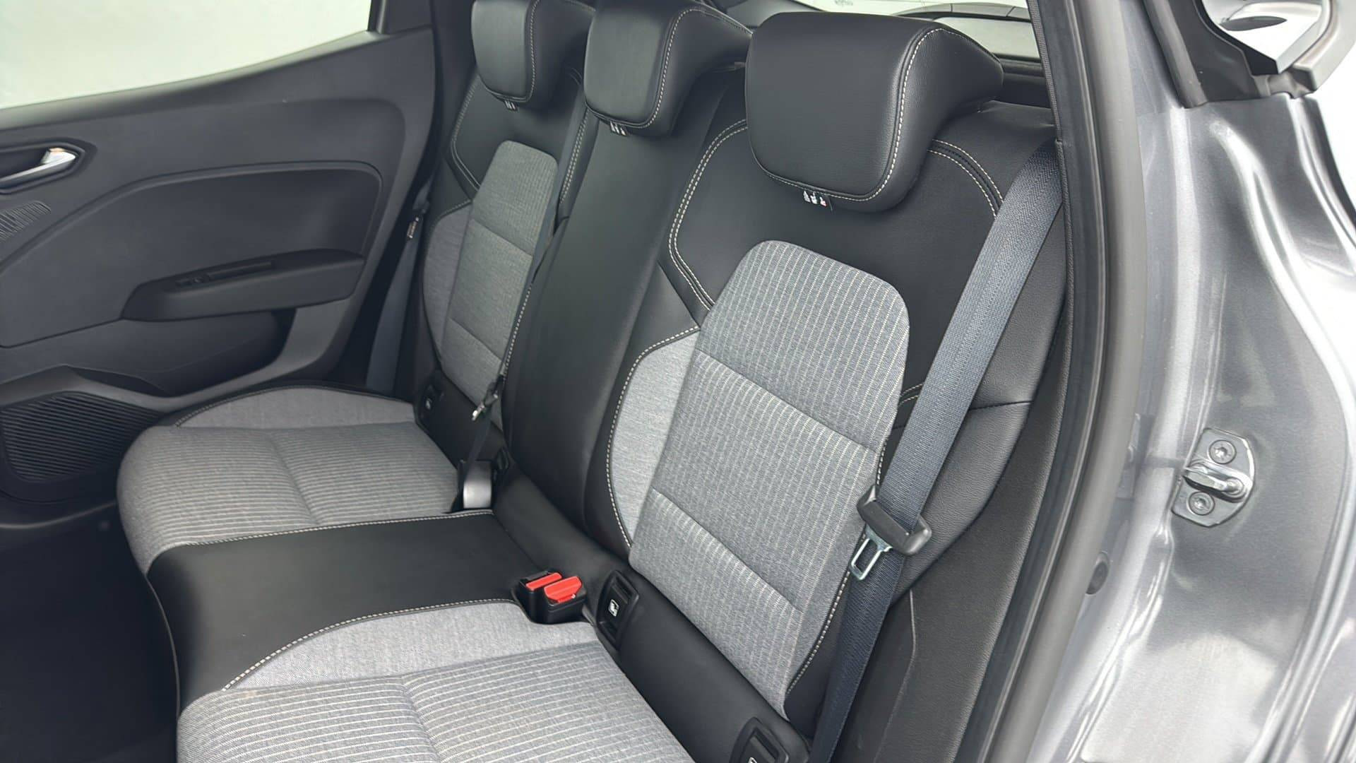 Vente en ligne Renault Clio 5 Clio Eco-G 100 ch GSR2 au prix de 16 990 €