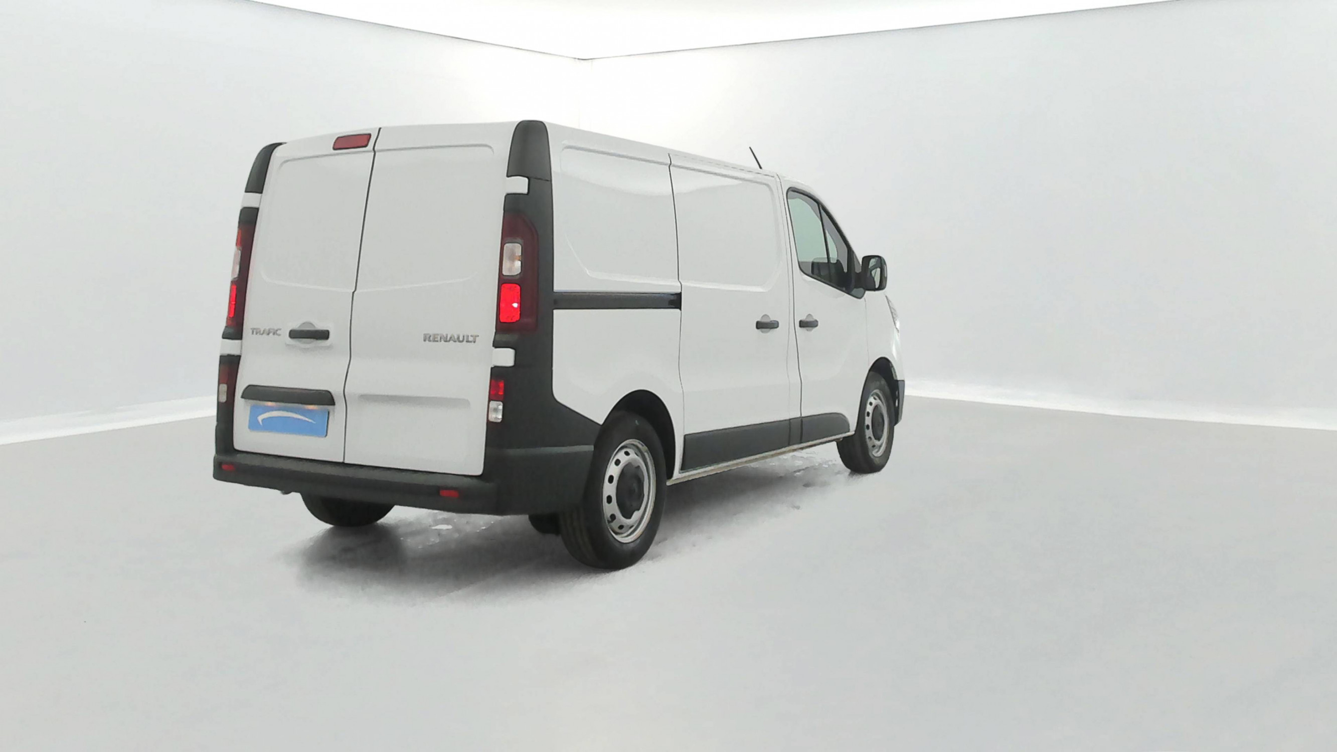 Vente en ligne Renault Trafic 3 Fourgon TRAFIC FGN L1H1 3T BLUE DCI 130 GSR2 au prix de 23 990 €