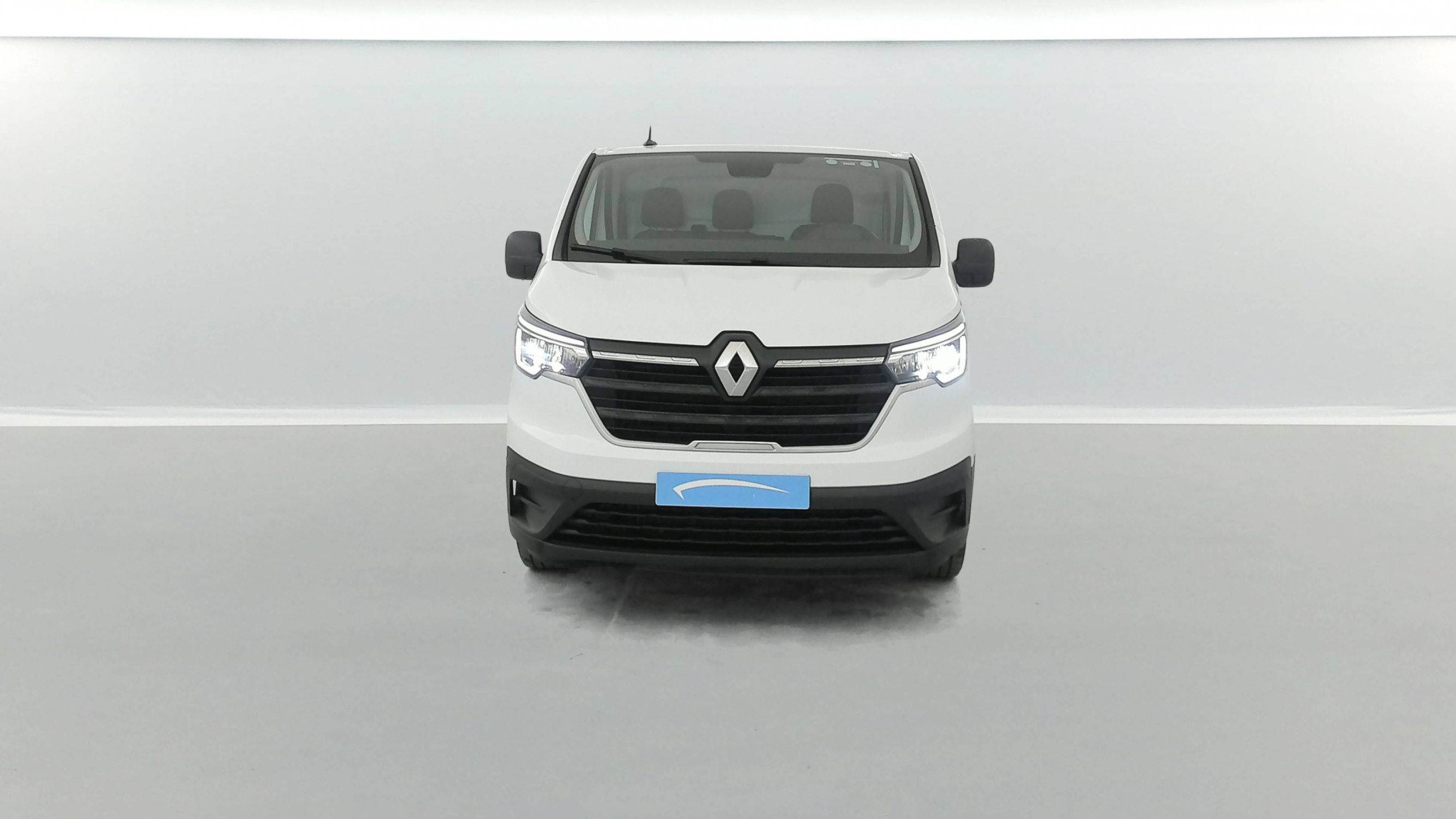 Vente en ligne Renault Trafic 3 Fourgon TRAFIC FGN L1H1 3T BLUE DCI 130 GSR2 au prix de 23 990 €