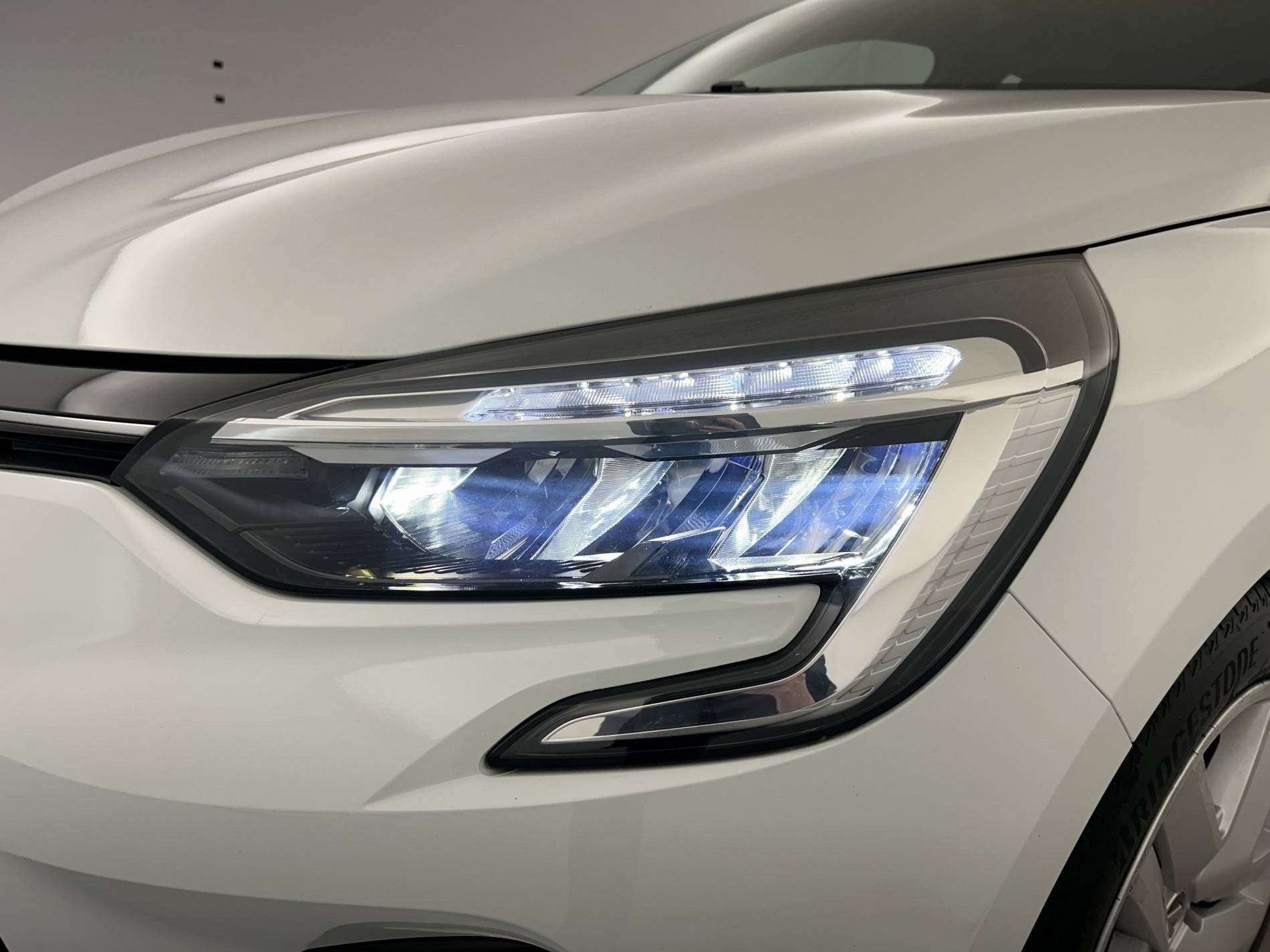 Vente en ligne Renault Clio 5 Clio TCe 90 - 21N au prix de 14 390 €