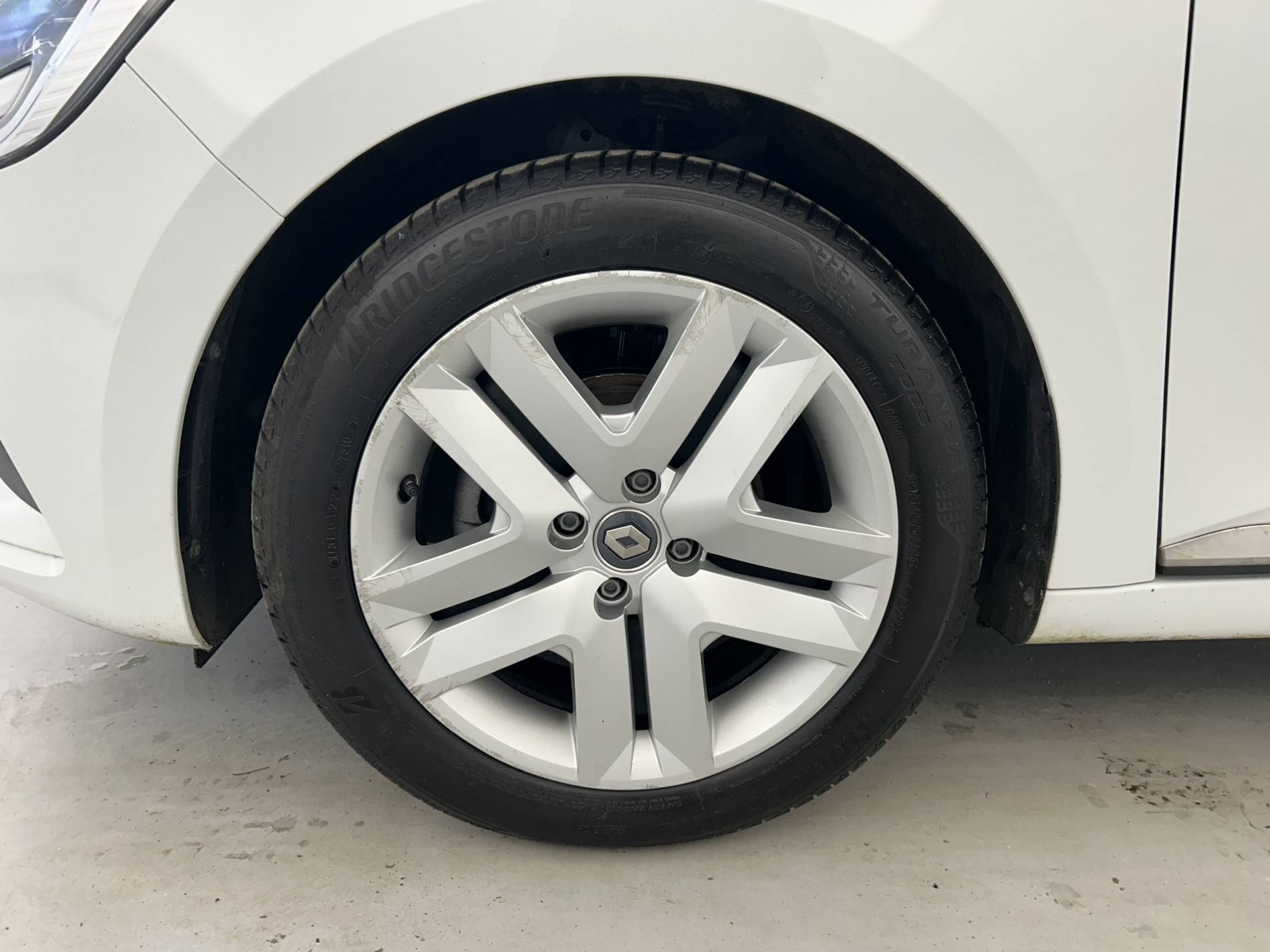 Vente en ligne Renault Clio 5 Clio TCe 90 - 21N au prix de 14 390 €