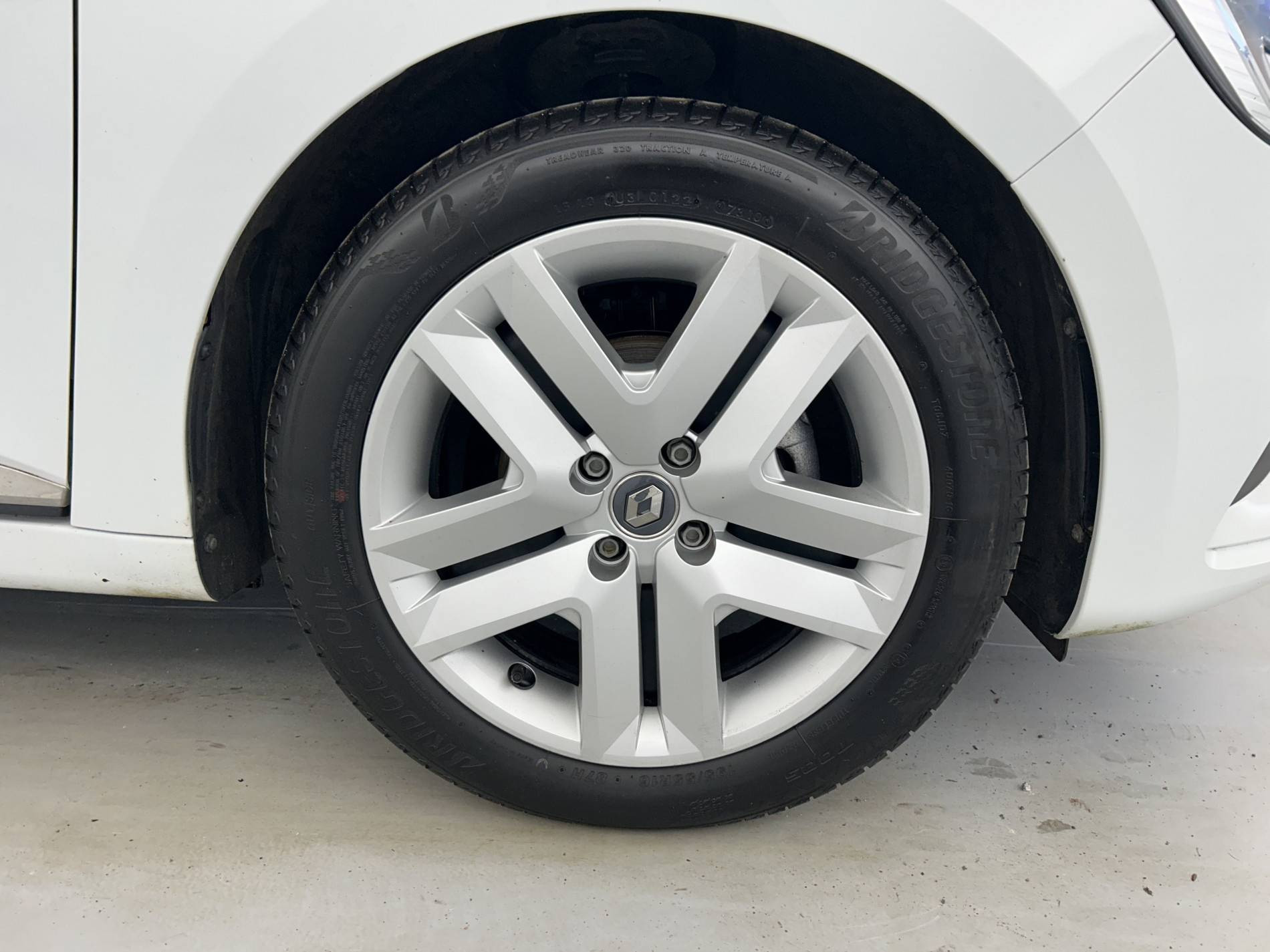 Vente en ligne Renault Clio 5 Clio TCe 90 - 21N au prix de 14 390 €