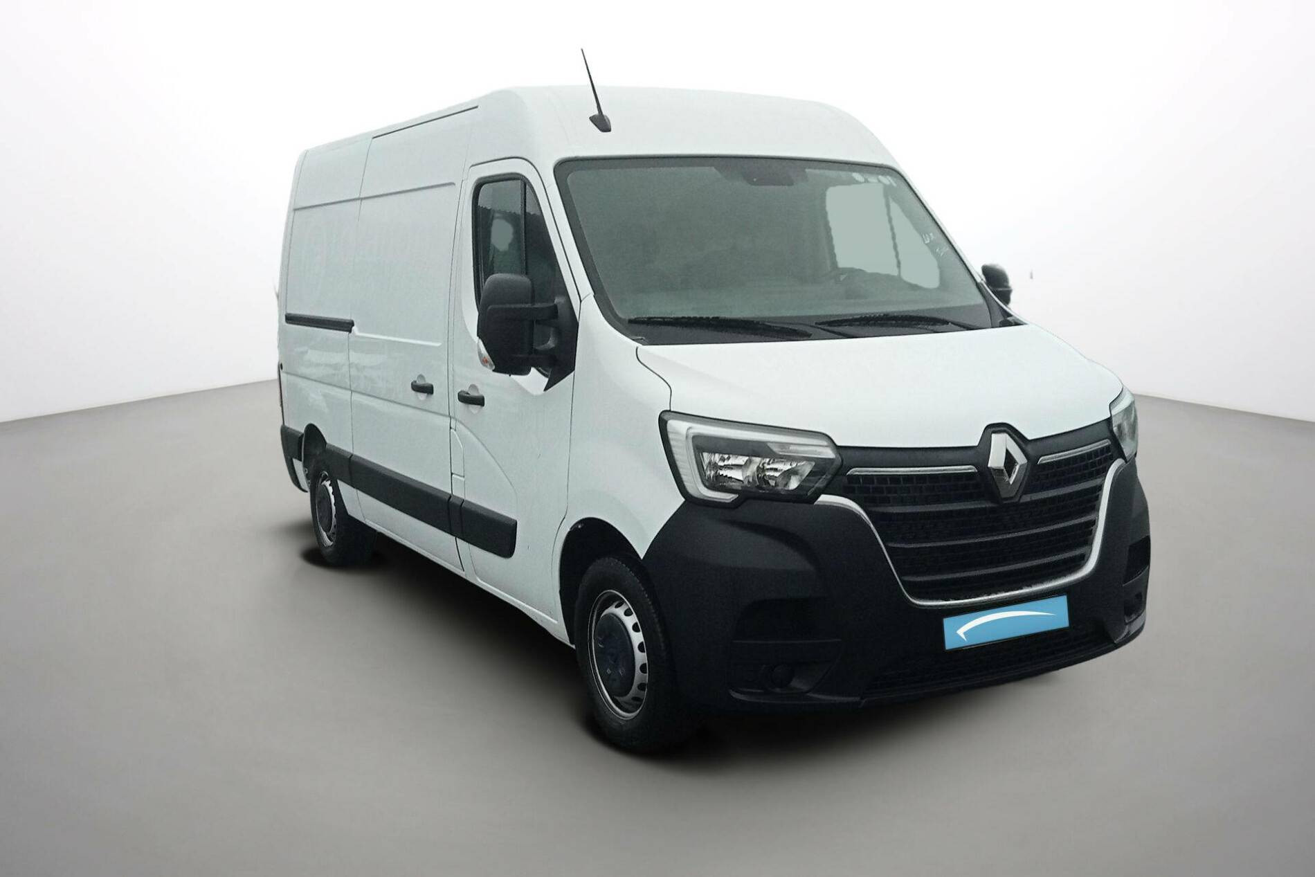 Vente en ligne Renault Master Fourgon   L2H2 BLUE DCI 135 au prix de 28 890 €