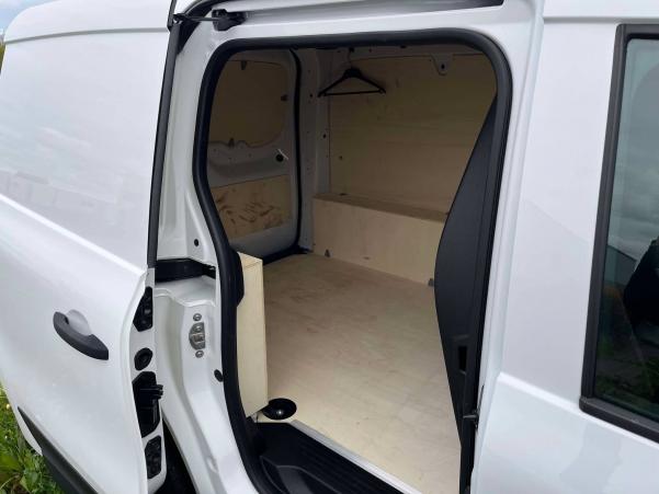 Vente en ligne Renault Kangoo Van  BLUE DCI 95 au prix de 18 850 €