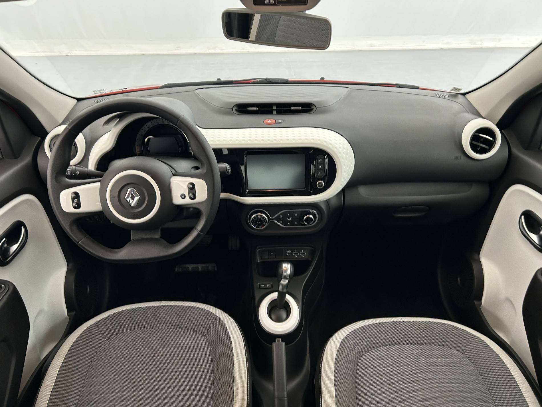 Vente en ligne Renault Twingo Electrique Twingo III E-Tech au prix de 10 990 €