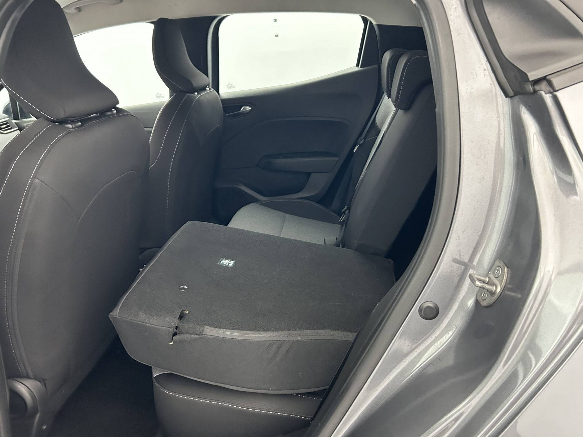 Vente en ligne Renault Clio 5 Clio TCe 90 au prix de 15 990 €