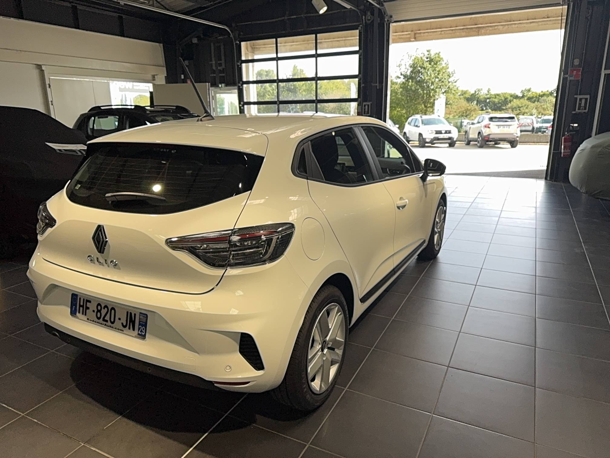 Vente en ligne Renault Clio 5 Clio Eco-G 100 ch GSR2 au prix de 18 990 €