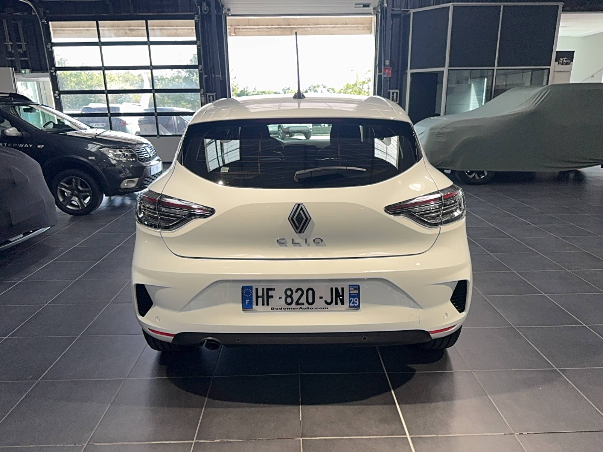 Vente en ligne Renault Clio 5 Clio Eco-G 100 ch GSR2 au prix de 18 990 €