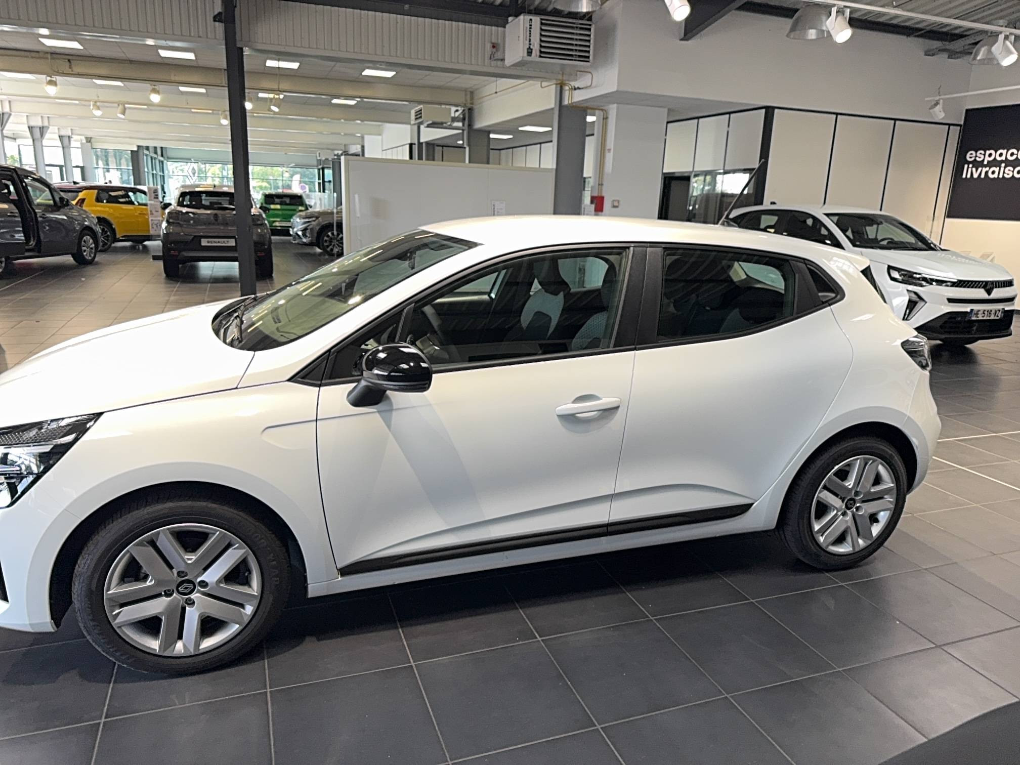 Vente en ligne Renault Clio 5 Clio Eco-G 100 ch GSR2 au prix de 18 990 €