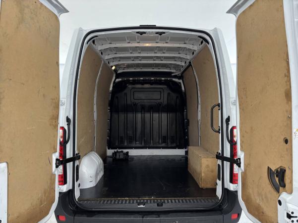 Vente en ligne Renault Master 3 Fourgon MASTER FGN TRAC F3300 L1H2 BLUE DCI 135 au prix de 23 770 €