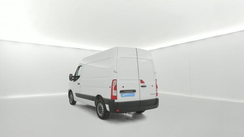 Vente en ligne Renault Master 3 Fourgon MASTER FGN TRAC F3300 L1H2 BLUE DCI 135 au prix de 23 770 €