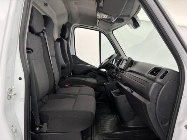 Vente en ligne Renault Master 3 Fourgon MASTER FGN TRAC F3300 L1H2 BLUE DCI 135 au prix de 23 770 €