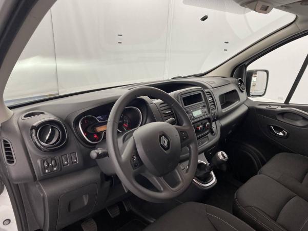 Vente en ligne Renault Trafic 3 Fourgon TRAFIC FGN L2H1 1300 KG DCI 120 au prix de 21 990 €