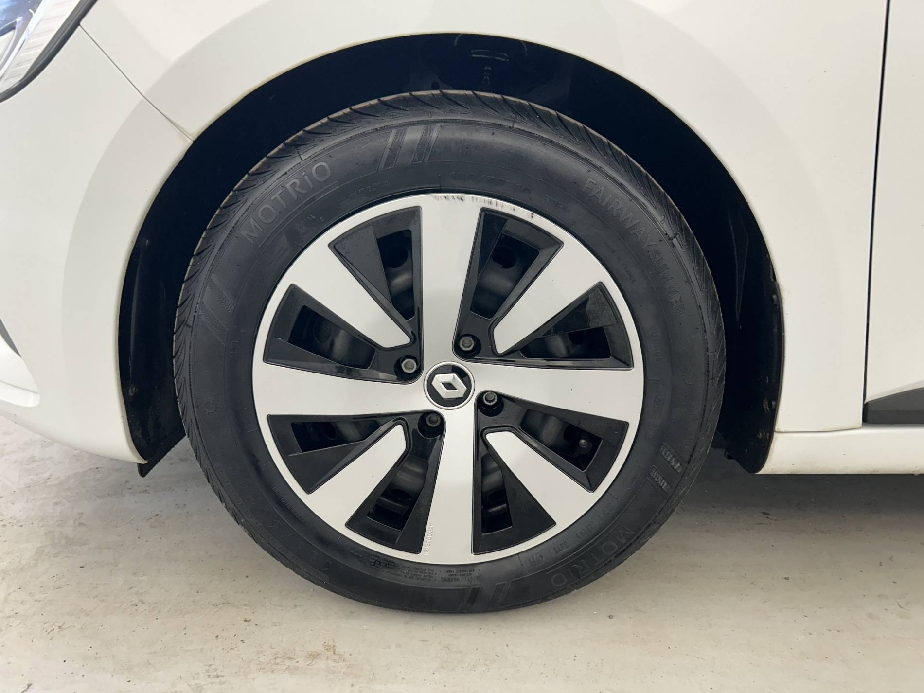 Vente en ligne Renault Clio 5 Clio TCe 90 au prix de 13 490 €