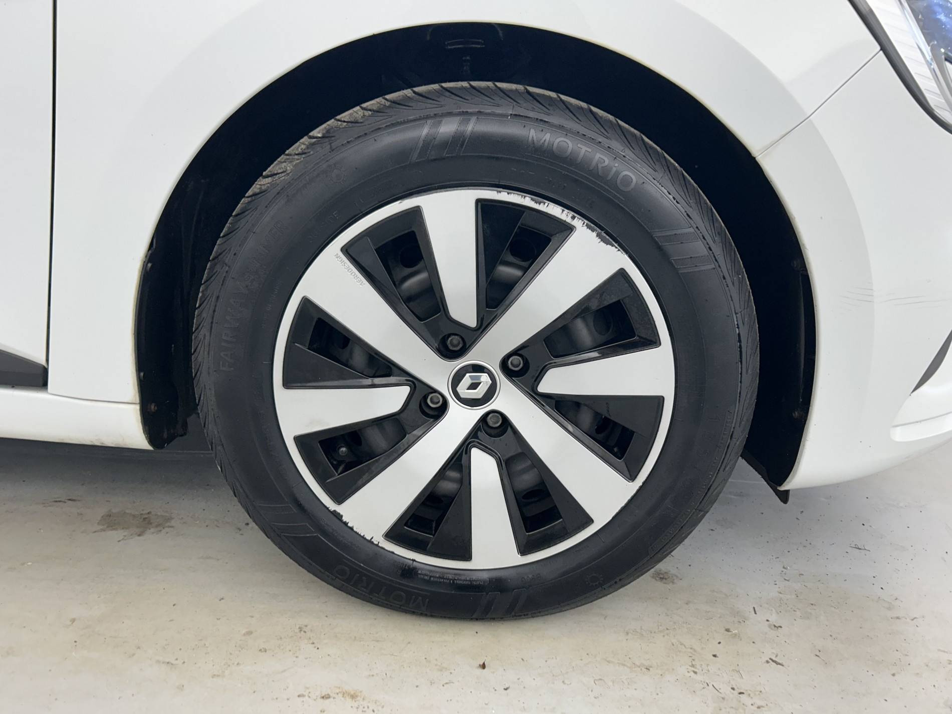 Vente en ligne Renault Clio 5 Clio TCe 90 au prix de 13 490 €