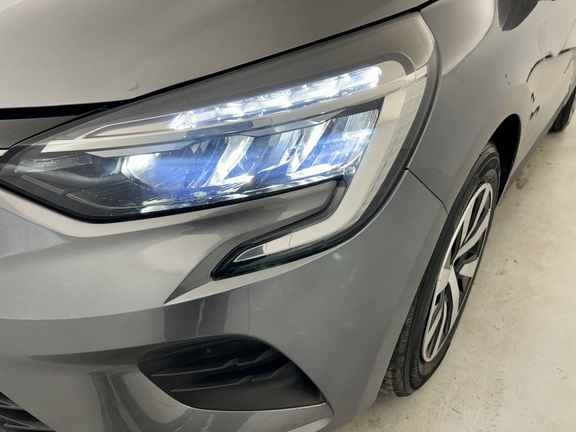 Vente en ligne Renault Clio 5 Clio TCe 90 au prix de 14 790 €