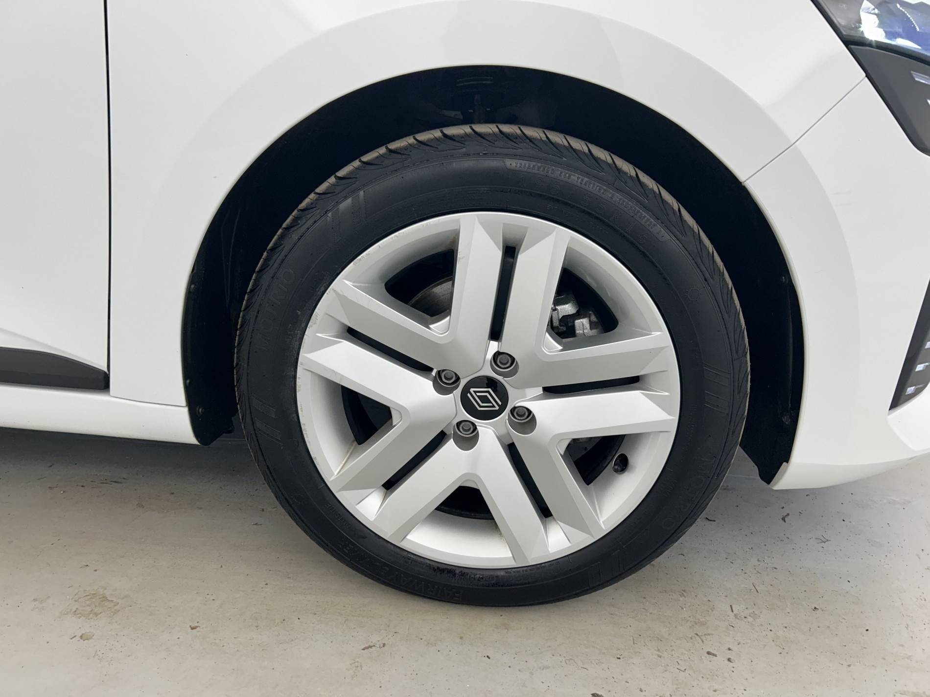 Vente en ligne Renault Clio 5 Clio E-Tech full hybrid 145 ch GSR2 au prix de 19 990 €