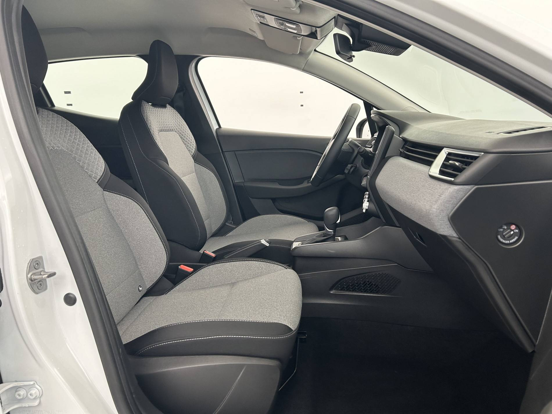 Vente en ligne Renault Clio 5 Clio E-Tech full hybrid 145 ch GSR2 au prix de 19 990 €