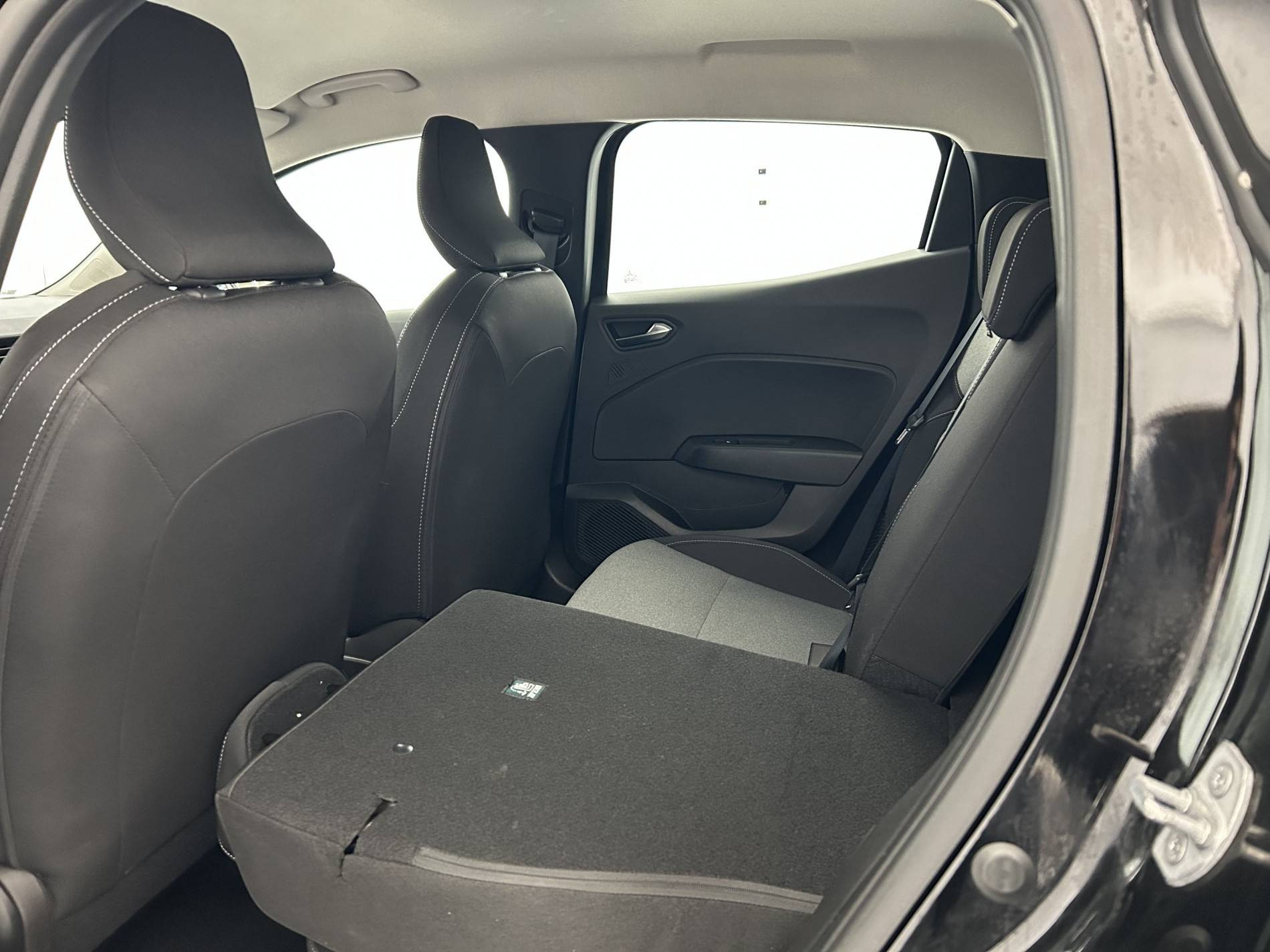 Vente en ligne Renault Clio 5 Clio E-Tech full hybrid 145 ch GSR2 au prix de 19 890 €