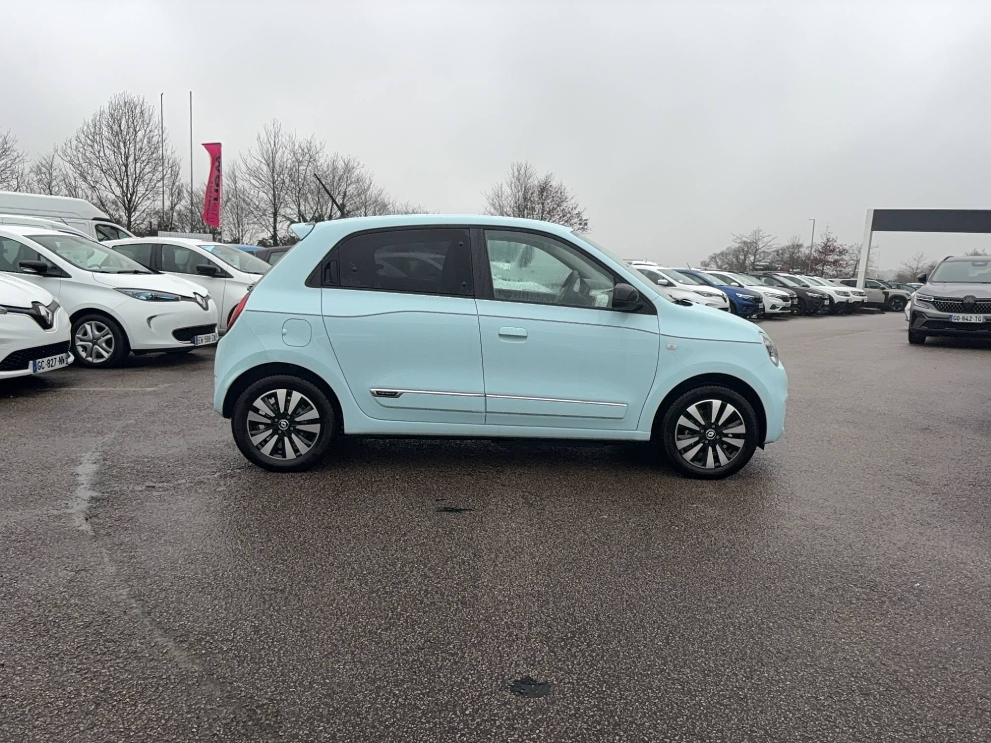 Vente en ligne Renault Twingo Electrique Twingo III E-Tech au prix de 14 890 €