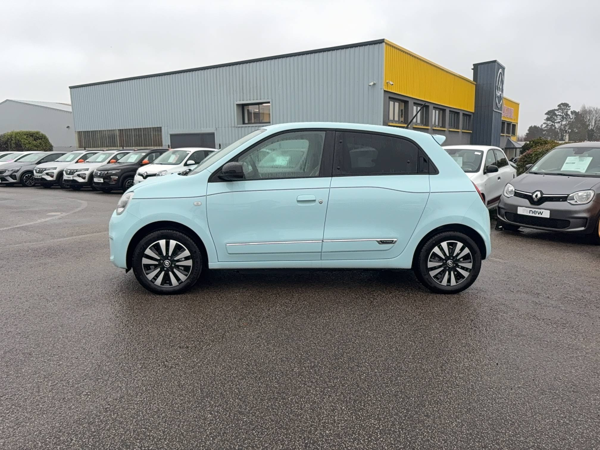 Vente en ligne Renault Twingo Electrique Twingo III E-Tech au prix de 14 890 €