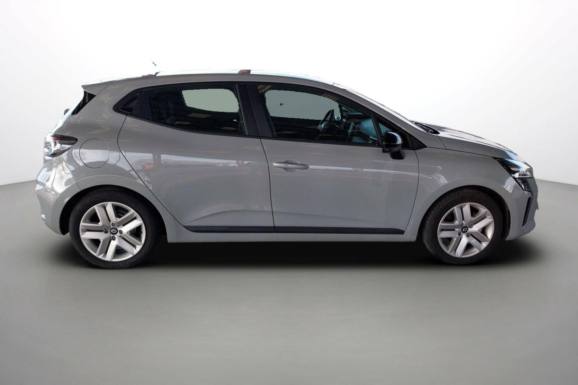 Vente en ligne Renault Clio 5 Clio E-Tech full hybrid 145 au prix de 19 890 €