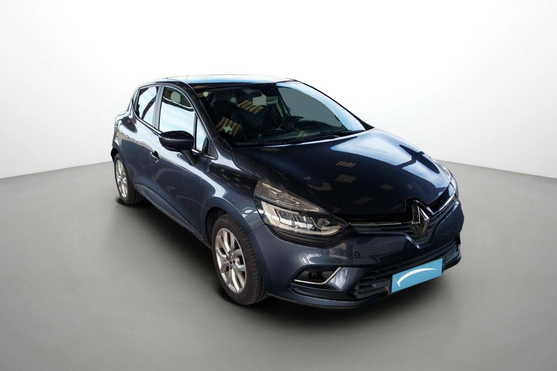 Vente en ligne Renault Clio 4 Clio TCe 90 E6C au prix de 11 690 €