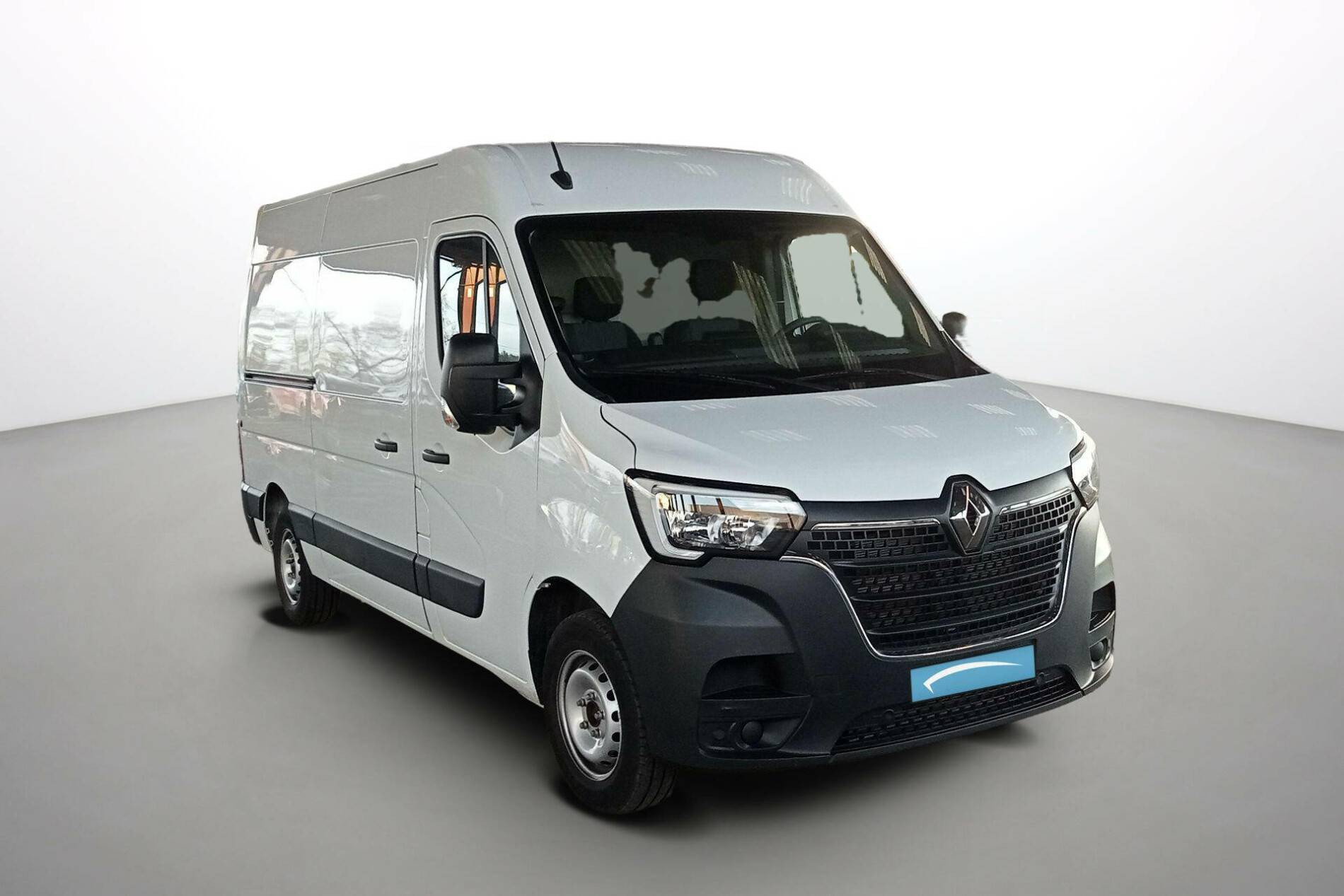 Vente en ligne Renault Master Fourgon MASTER FGN TRAC F3500 L2H2 BLUE DCI 135 au prix de 28 990 €