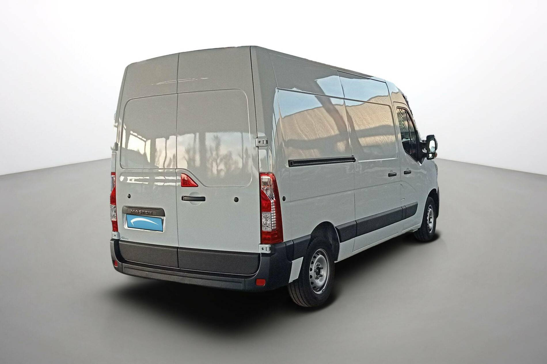 Vente en ligne Renault Master Fourgon MASTER FGN TRAC F3500 L2H2 BLUE DCI 135 au prix de 28 990 €