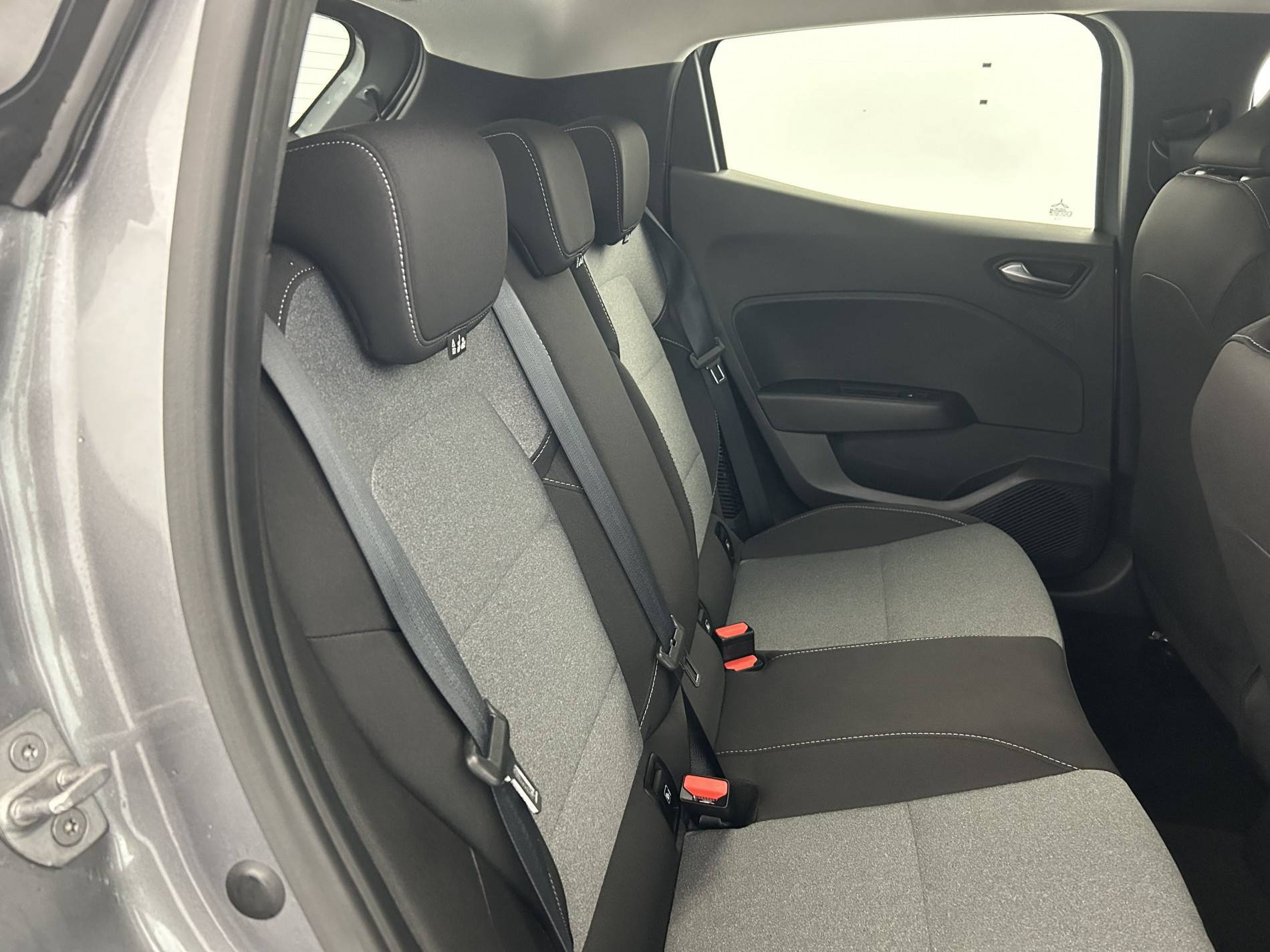 Vente en ligne Renault Clio 5 Clio E-Tech full hybrid 145 ch GSR2 au prix de 19 990 €