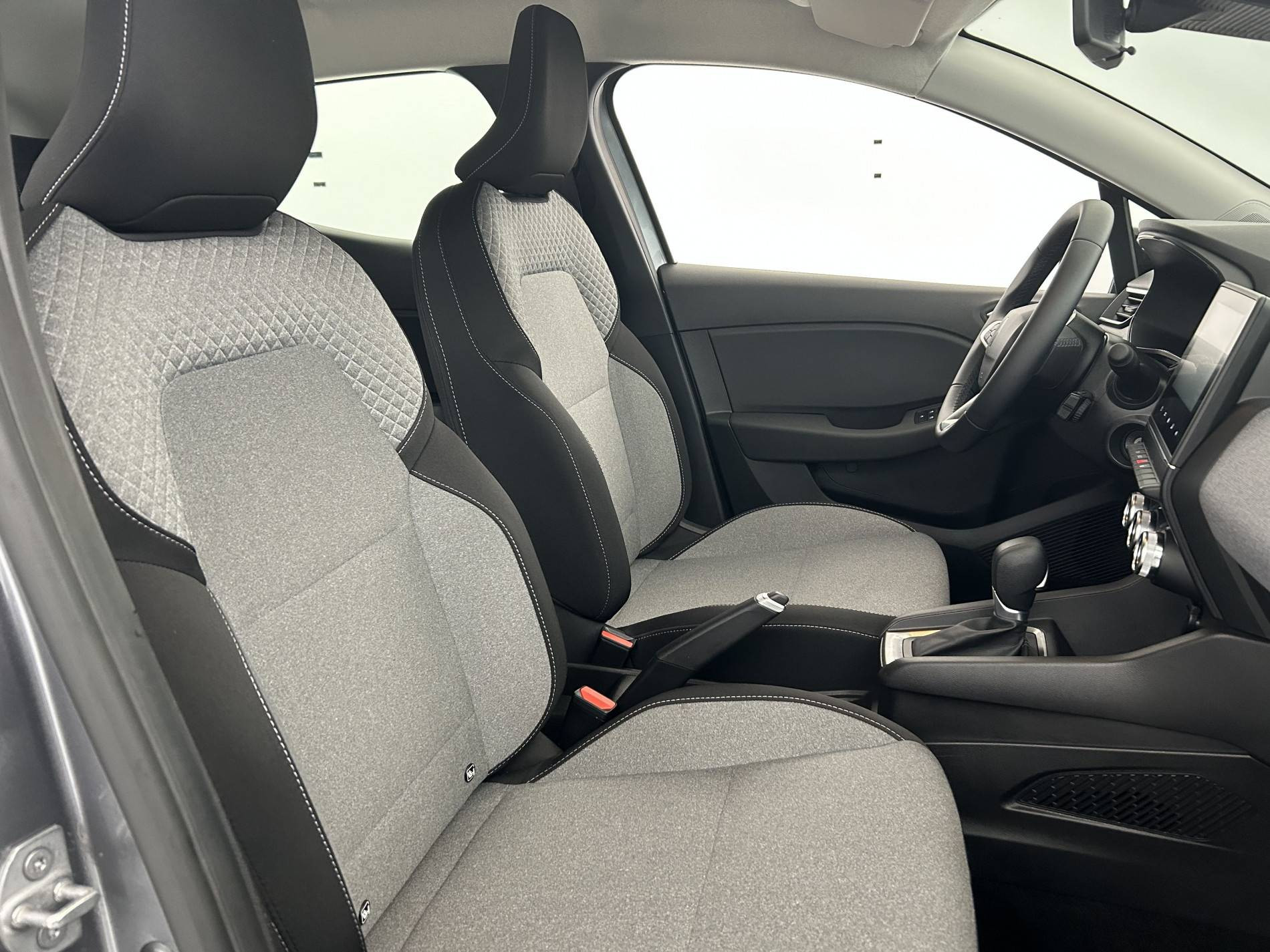 Vente en ligne Renault Clio 5 Clio E-Tech full hybrid 145 ch GSR2 au prix de 19 990 €