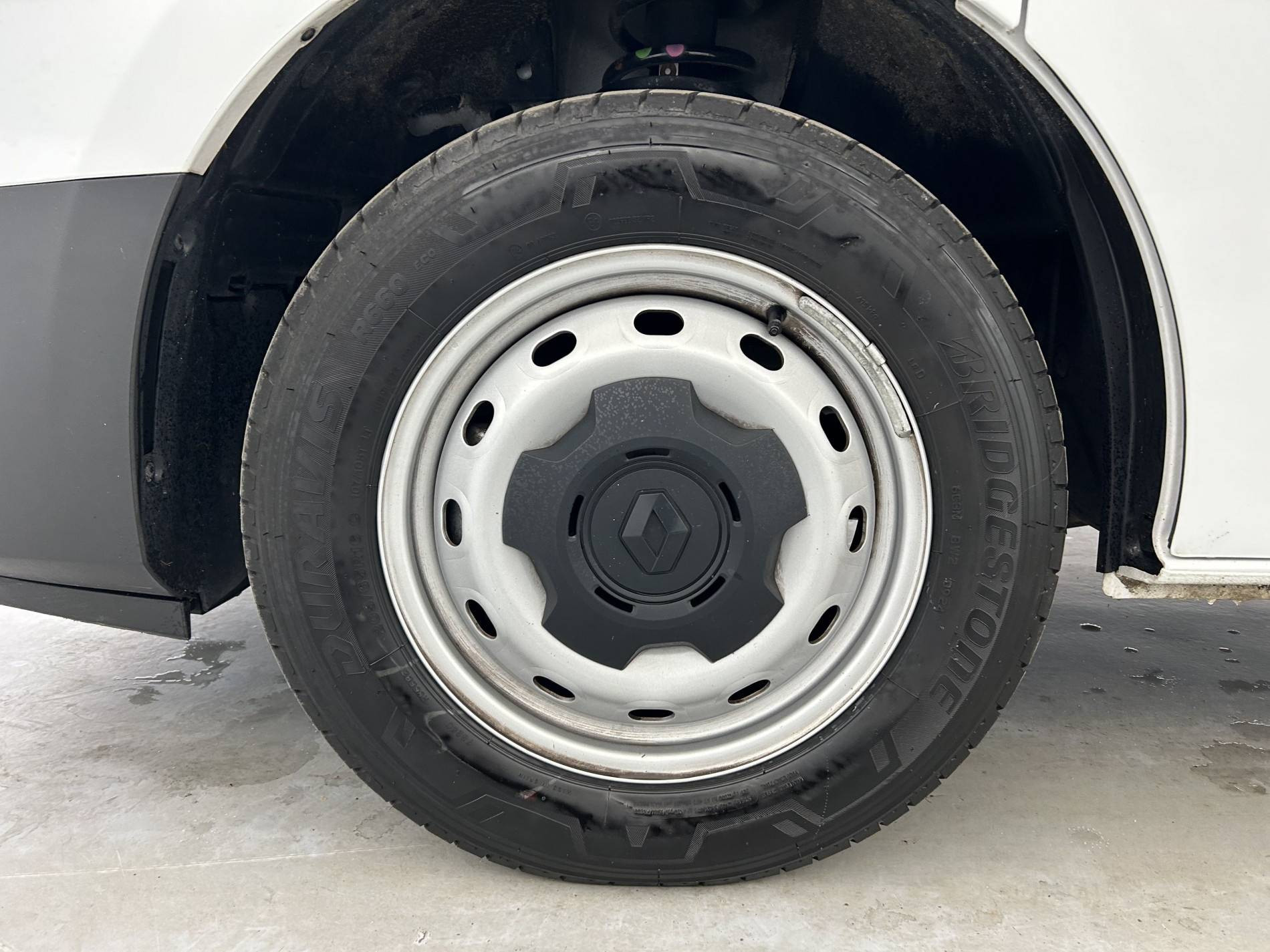 Vente en ligne Renault Trafic 3 Fourgon TRAFIC FGN L1H1 3T BLUE DCI 130 GSR2 au prix de 24 990 €