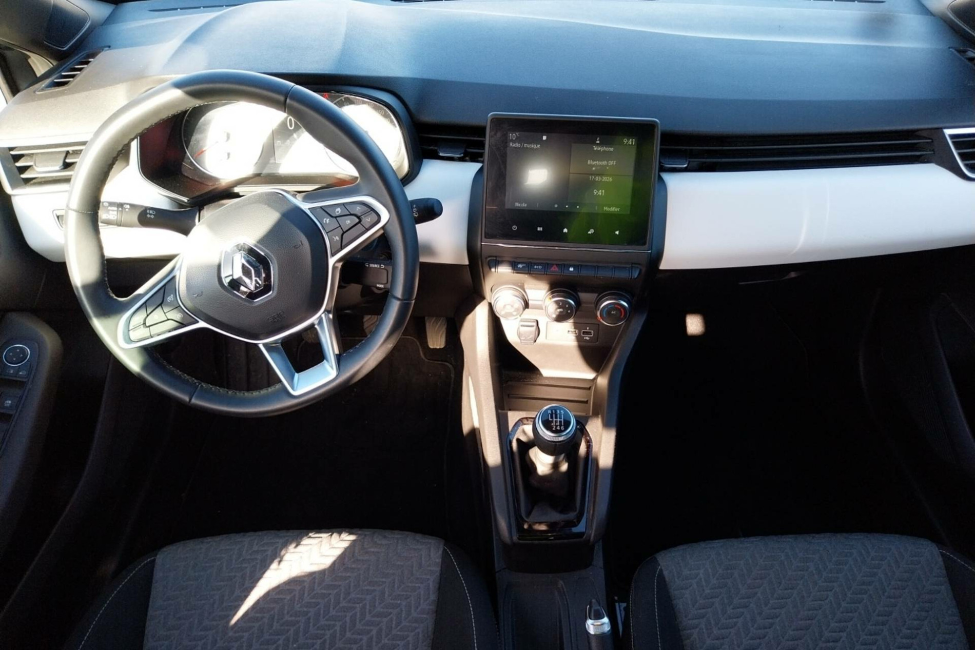 Vente en ligne Renault Clio 5 Clio TCe 90 - 21N au prix de 14 990 €