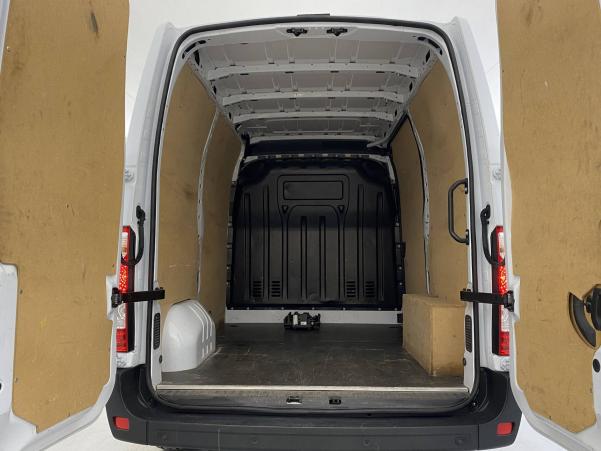 Vente en ligne Renault Master 3 Fourgon MASTER FGN TRAC F3300 L1H2 BLUE DCI 135 au prix de 23 970 €