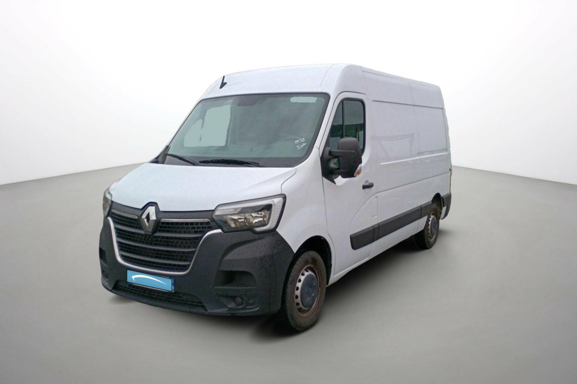 Vente en ligne Renault Master Fourgon MASTER FGN TRAC F3500 L2H2 BLUE DCI 135 au prix de 28 890 €
