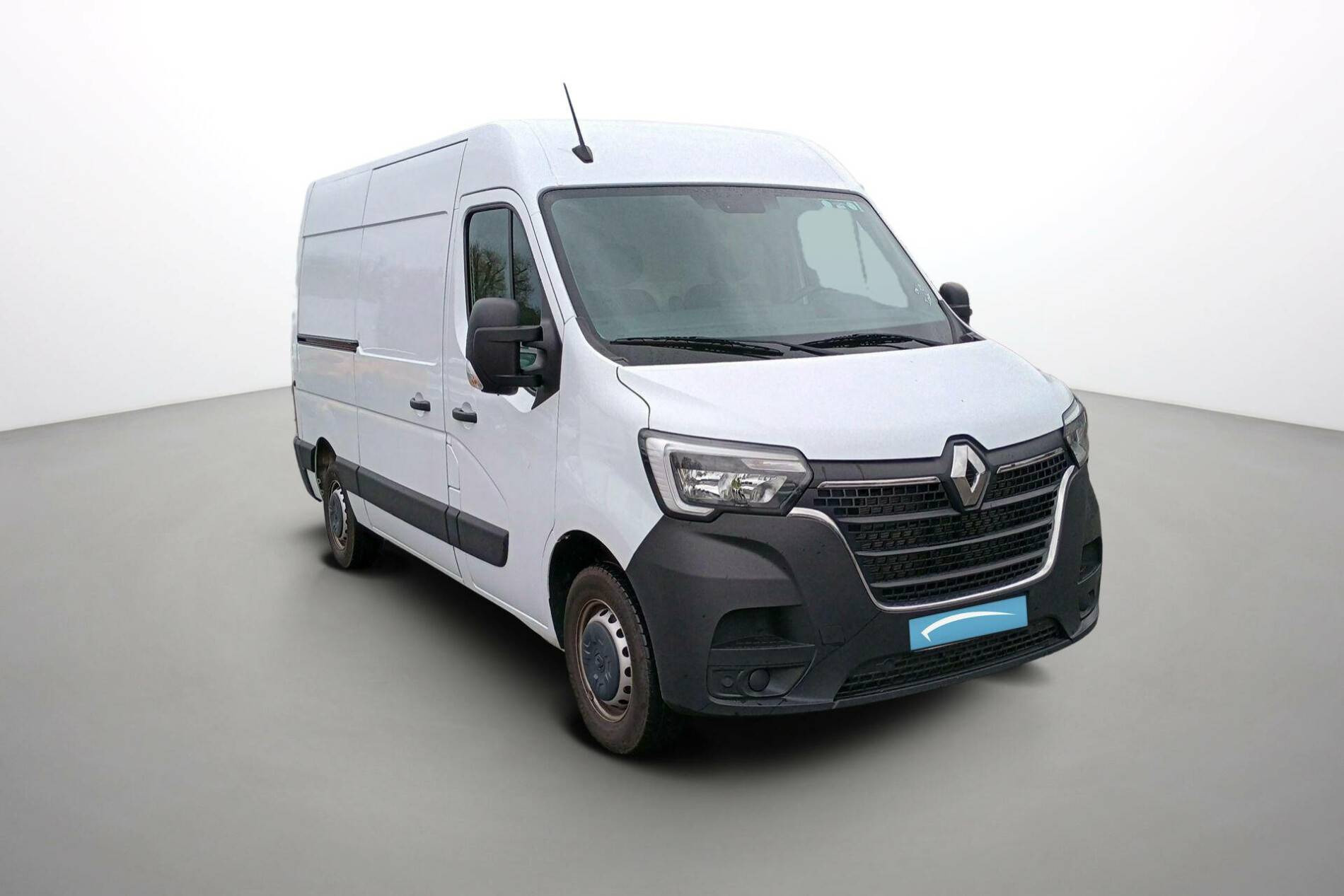 Vente en ligne Renault Master Fourgon MASTER FGN TRAC F3500 L2H2 BLUE DCI 135 au prix de 28 890 €